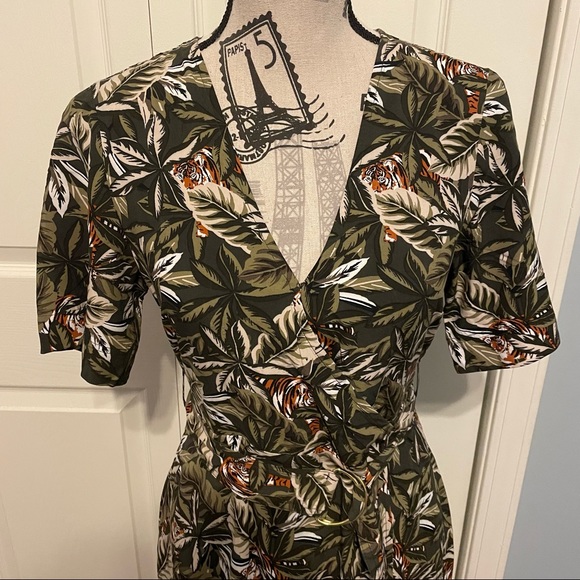 🌾SALE🌾Banana Republic tiger pattern wrap dress - Picture 3 of 10